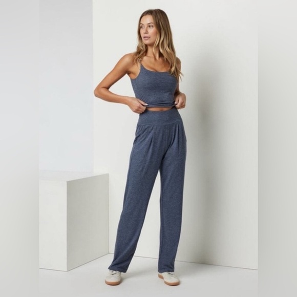 Vuori Pants - Vuori Lux at Ease Straight Leg Pant